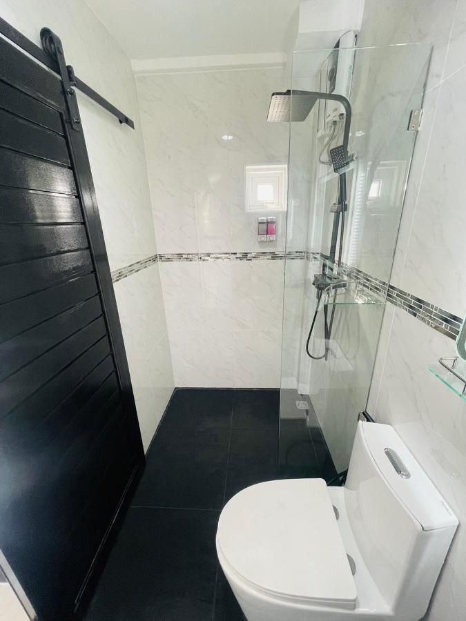 Thonglor Suites Hotel Bangkok Exterior foto