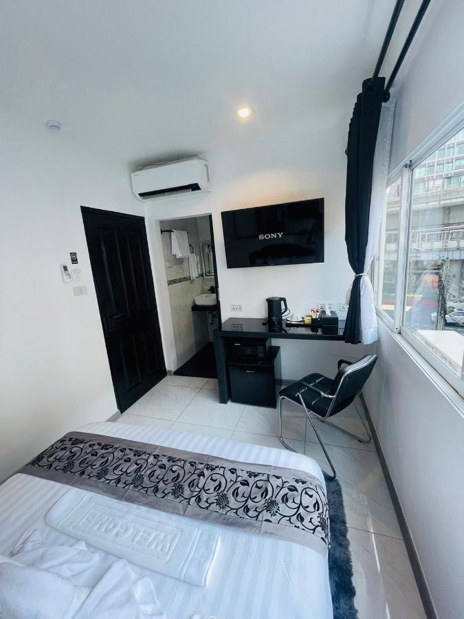 Thonglor Suites Hotel Bangkok Exterior foto